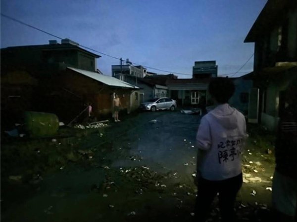 福盈策略 台南受风灾再提电缆、光缆地下化，陈亭妃、林俊宪隔空较劲